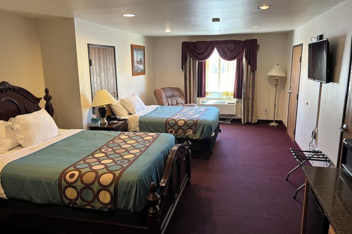 Room 33 of 38