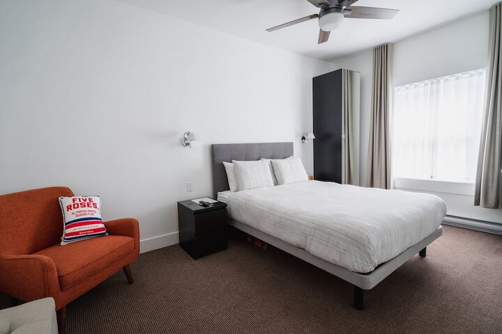 Room 34 of 69