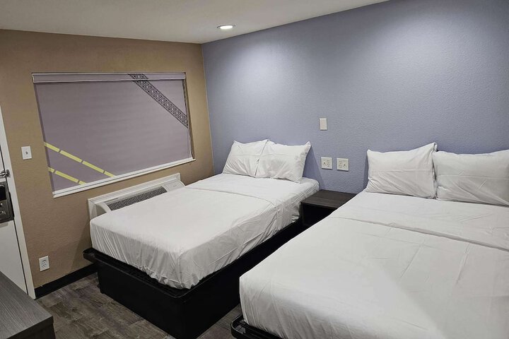 Room 6 of 19