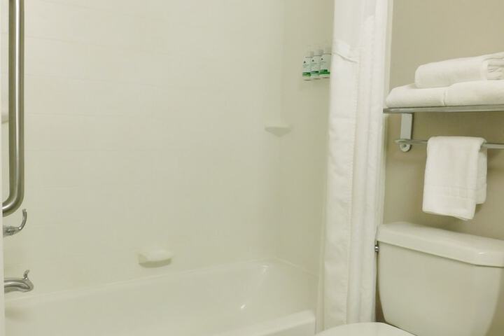 Room 16 of 30