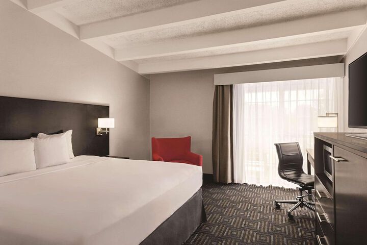 Country Inn & Suites by Radisson Woodbury, MN