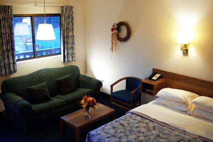 Room 34 of 65