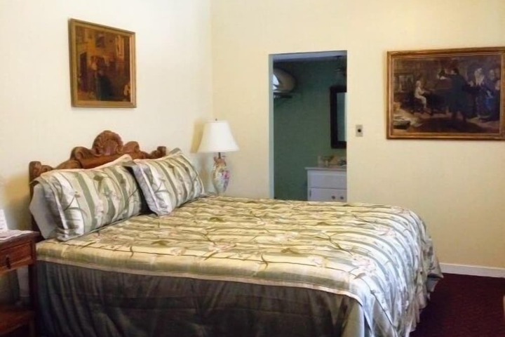 Room 20 of 38