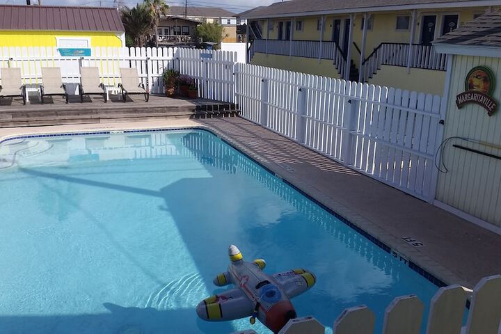 Pool 10 of 49