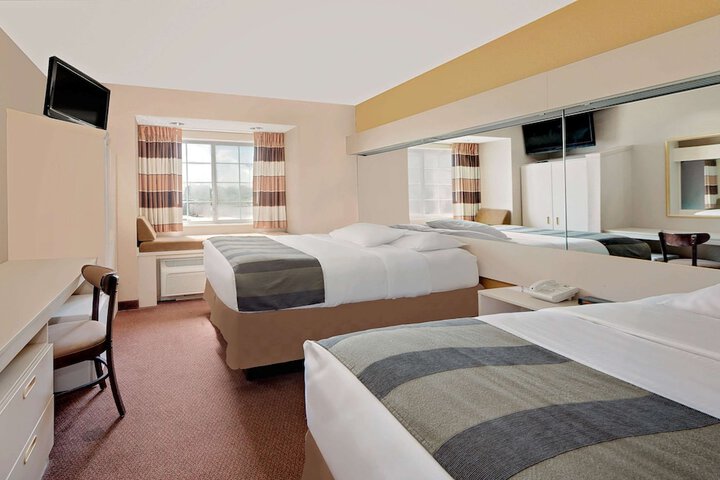 Room 7 of 16