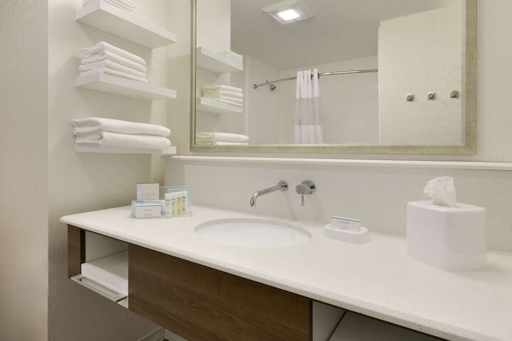 Hampton Inn & Suites Niles / Warren