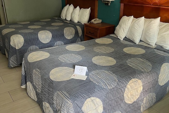 Room 16 of 33