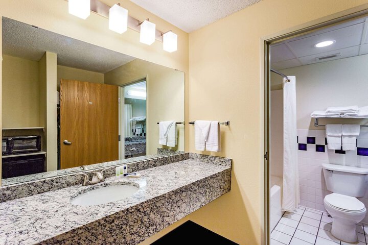 Room 18 of 36