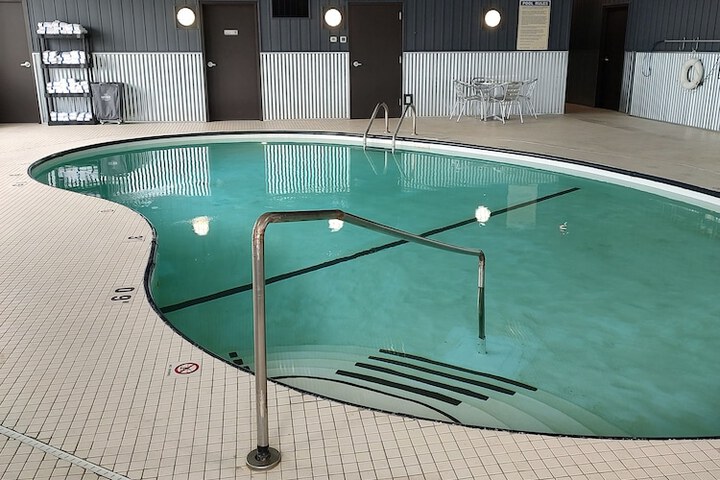 Pool 6 of 42