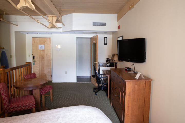 Room 60 of 128