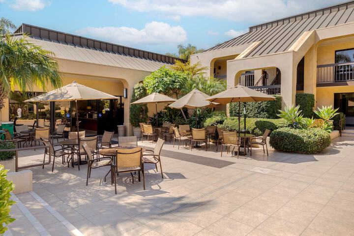 Best Western Plus South Coast Inn