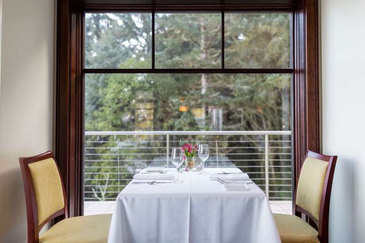 Dining 39 of 42