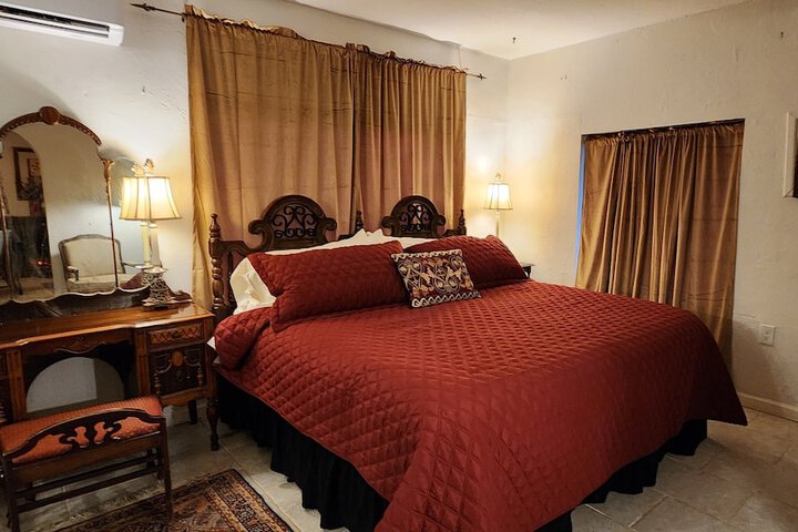 Room 14 of 104