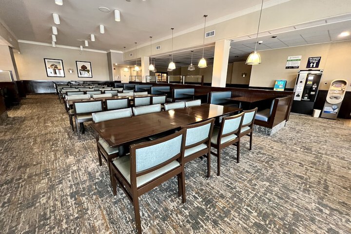 Holiday Inn Toronto Airport East by IHG