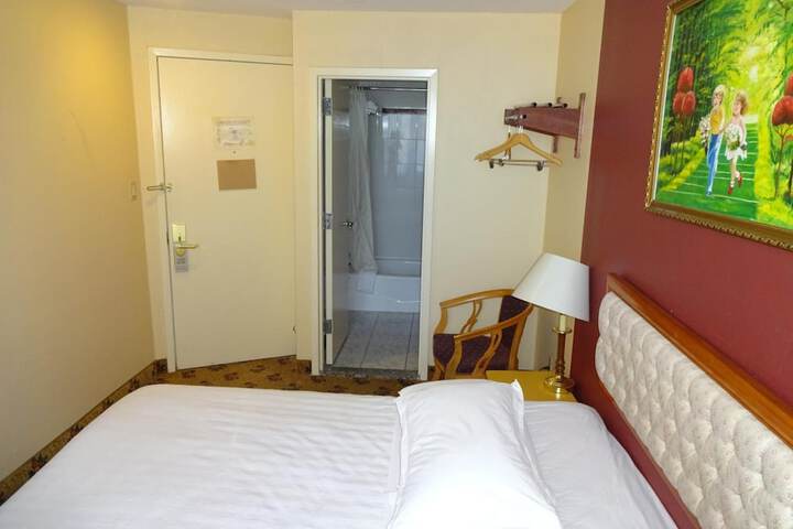 Room 31 of 54