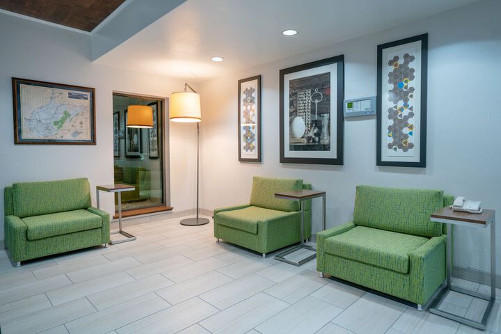 Holiday Inn Express Hotel & Suites ELKINS by IHG