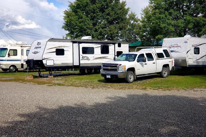 100 Mile Motel & RV Park