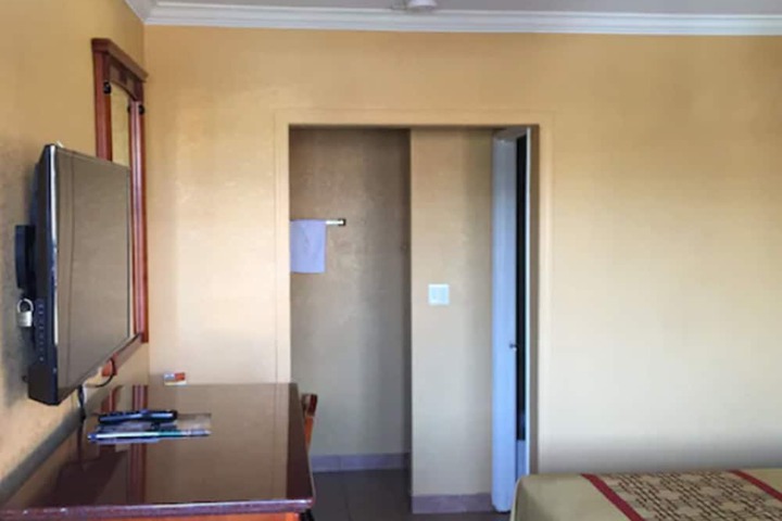 Room 7 of 17