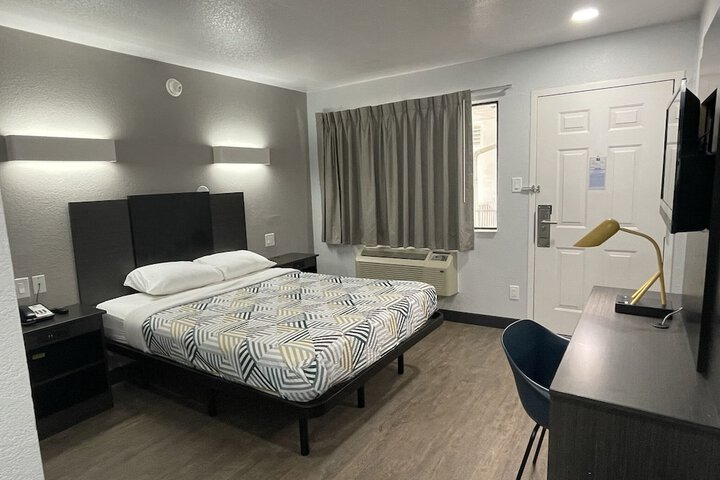 Room 50 of 59