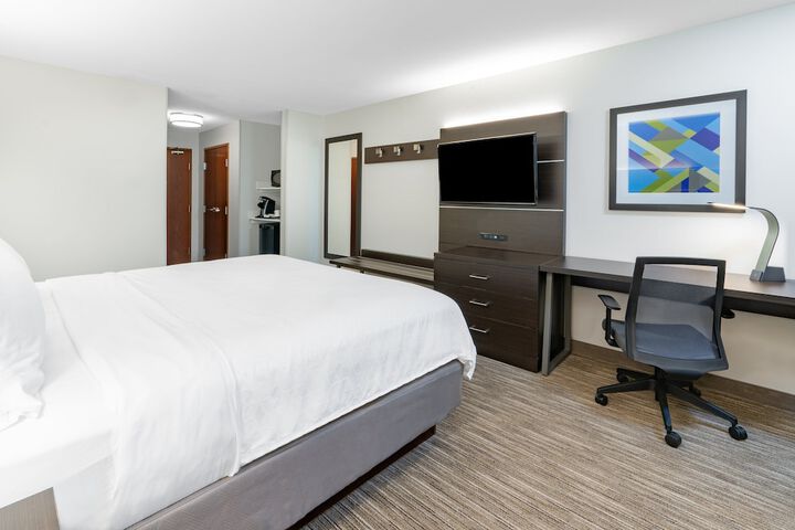 Holiday Inn Express & Suites Trinidad by IHG