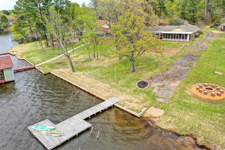 Mineola Lake House w / Dock & Fire Pit!