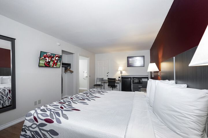 Room 33 of 36
