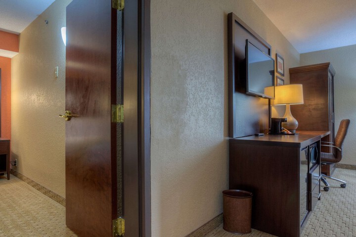 Room 51 of 68