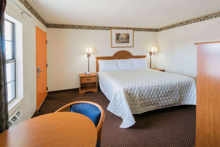 Room 7 of 14