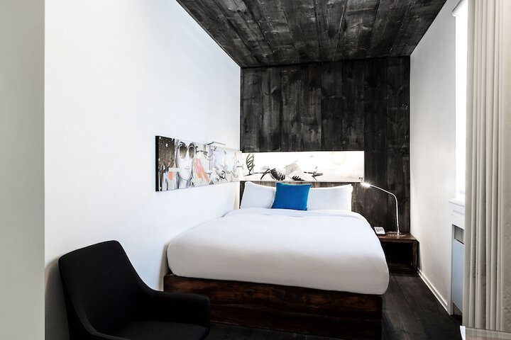 Room 46 of 79