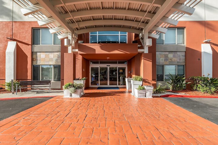 Hotel 4 of 84