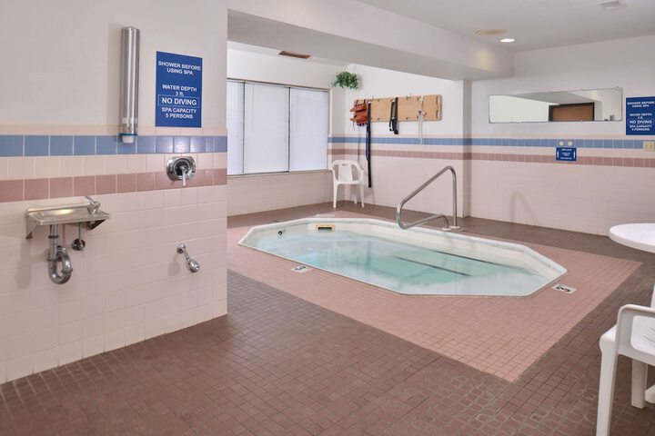 Pool 4 of 37