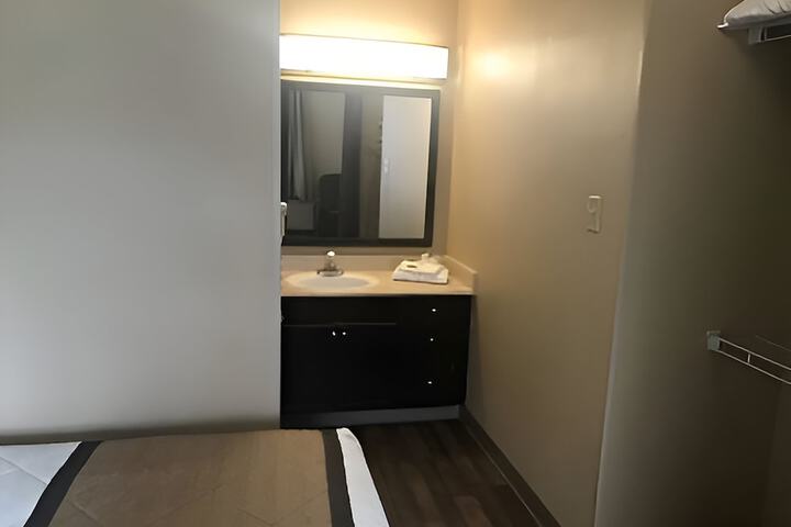 Room 11 of 23