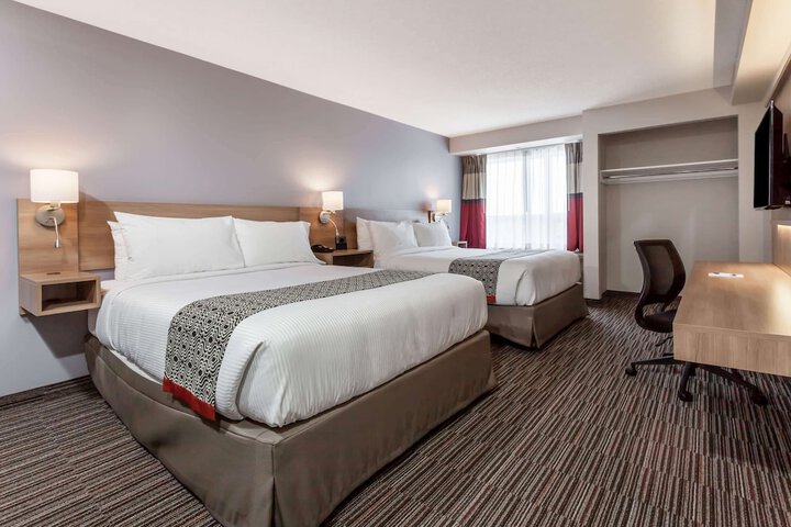 Room 34 of 71