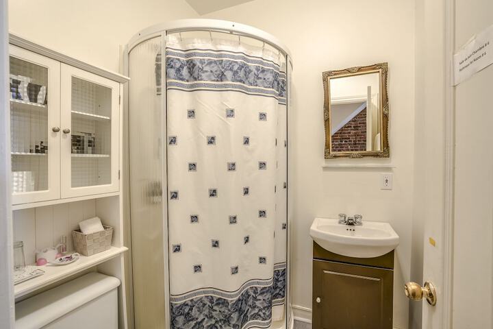 Room 28 of 50