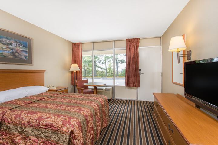 Room 10 of 22