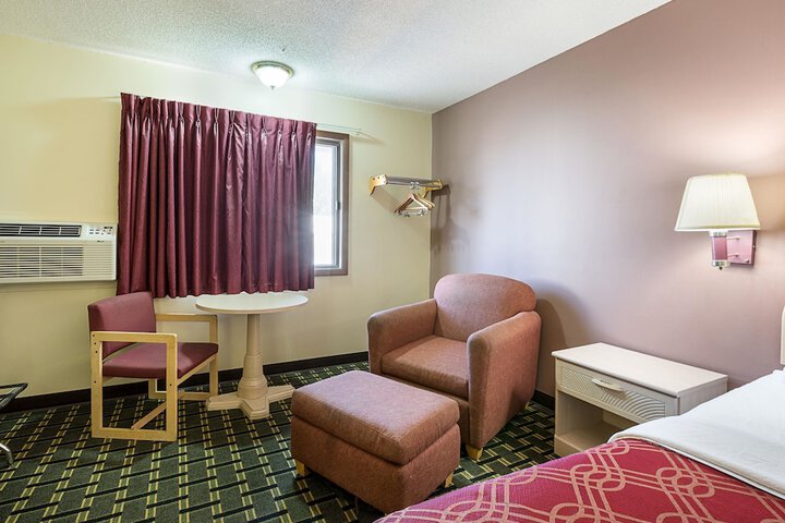 Room 12 of 22