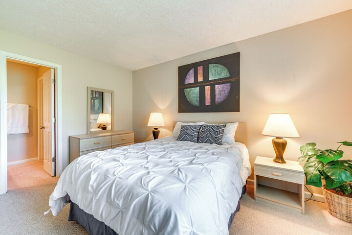 Little River Condo w / Pool Access: 5 Mi to Beach