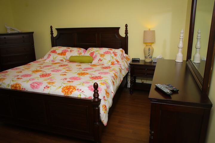 Room 141 of 373