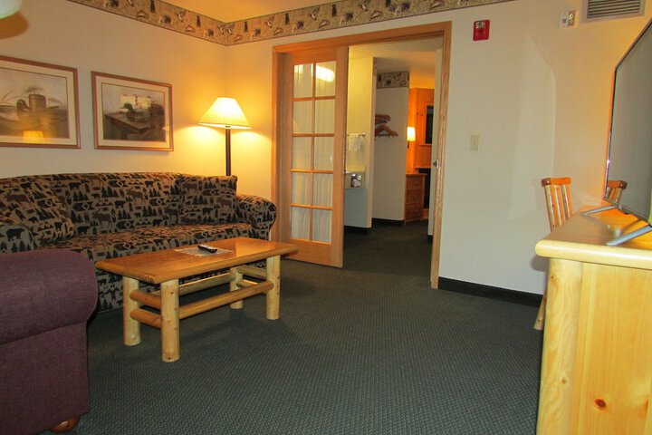 Shell Lake Lodge a Travelodge by Wyndham