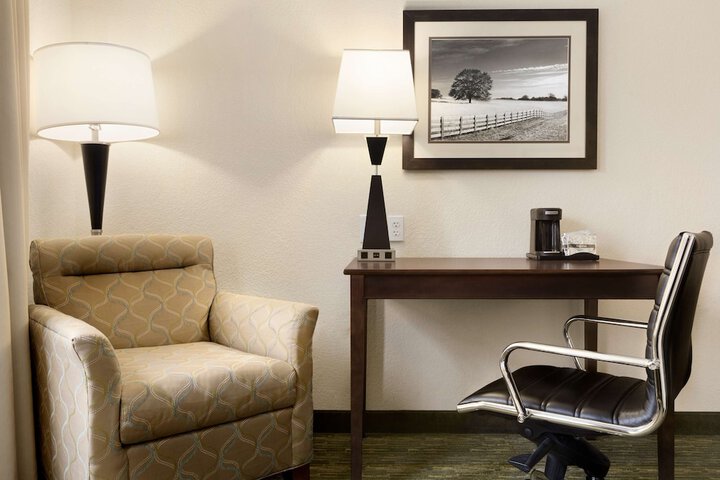 Room 16 of 35