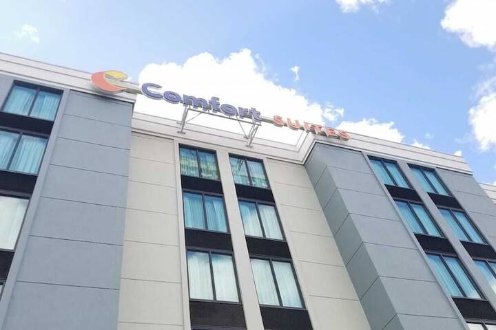 Comfort Suites Baymeadows Near Butler Blvd