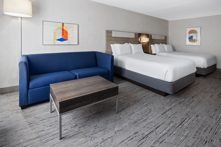 Room 35 of 65