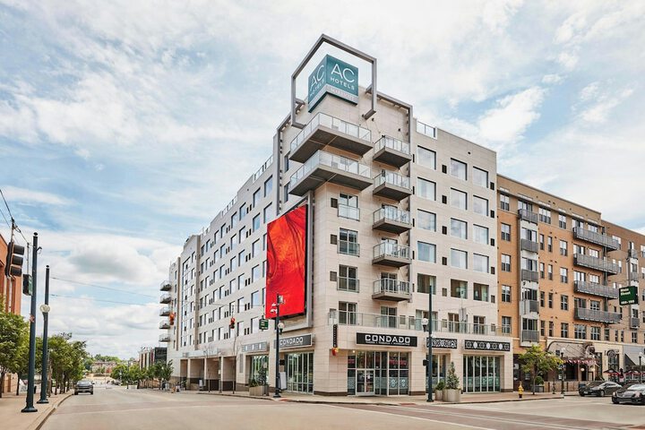 AC Hotel by Marriott Cincinnati at the Banks