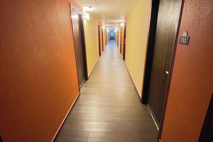 Ballroom/Hall 36 of 39