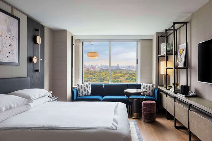 Room 32 of 97