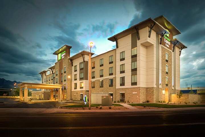 Hotel 2 of 34