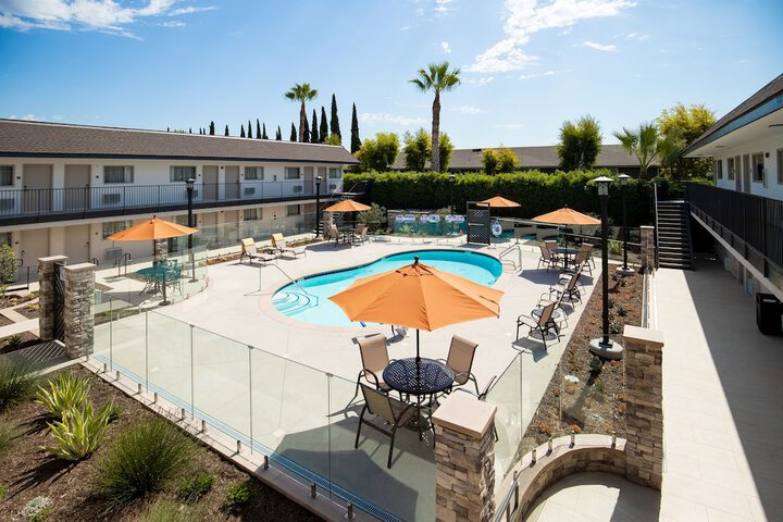 Pool 5 of 27
