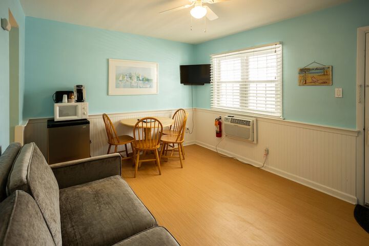 Room 17 of 36