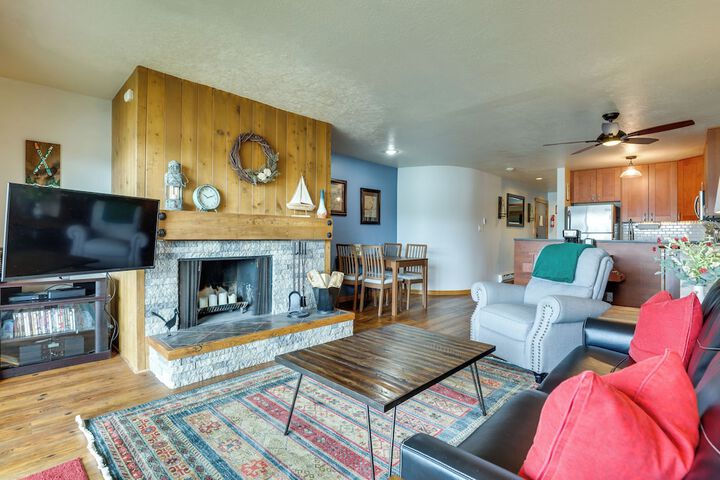 8 Mi to Keystone Resort: Dillion Condo w / Hot Tub!