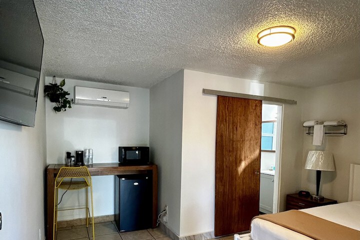Room 5 of 14